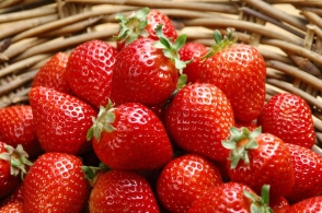 赵丽颖录《快本》换黑长直的发型 截图放大五倍 这确定有32岁?_hth官网入口(图7) hth官网入口